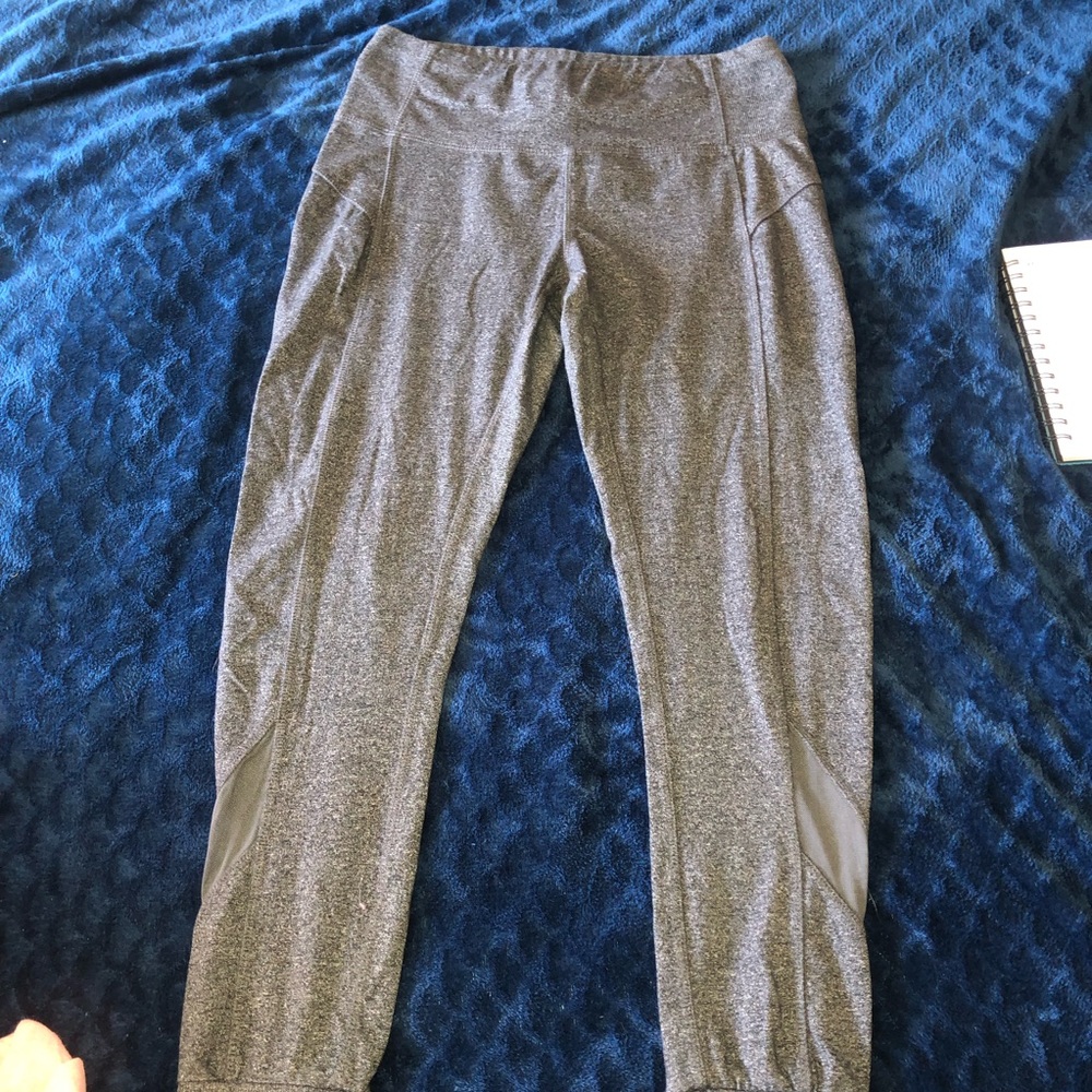 Gray, workout leggings that are super comfy!